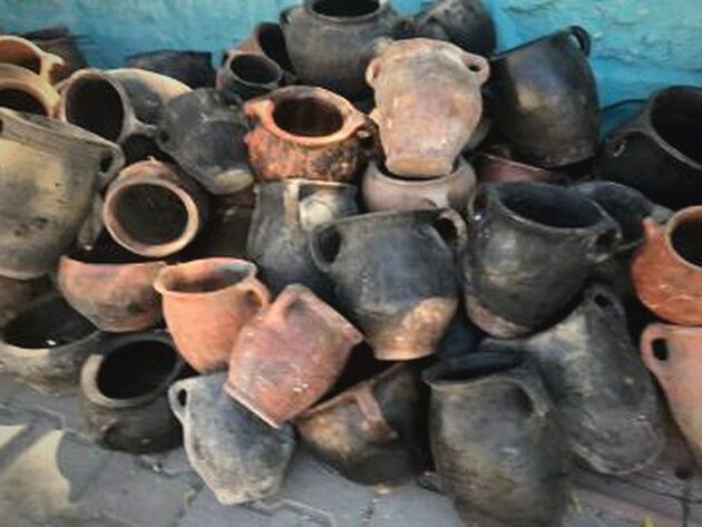 Erzurum Jar, Medium — heap of small black and terracotta two-handled pots